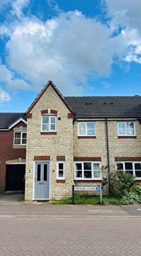 3 Bedroom Semi Detached House To Rent In Vervain Close, Bicester, OX26