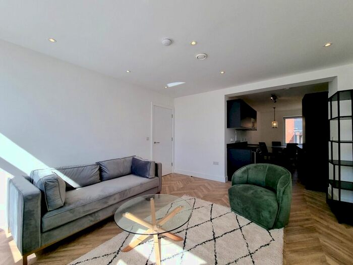 2 Bedroom Flat To Rent In Briggate, Leeds, LS1