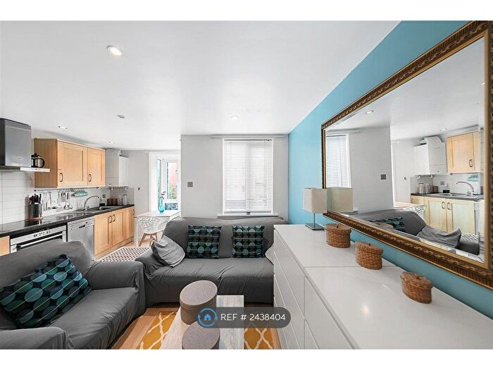 2 Bedroom Flat To Rent In Belgrave Court, London, SW8