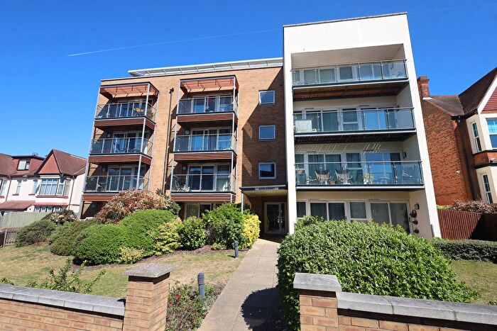 2 Bedroom Flat For Sale In Southchurch Road, Southend-On-Sea, SS1