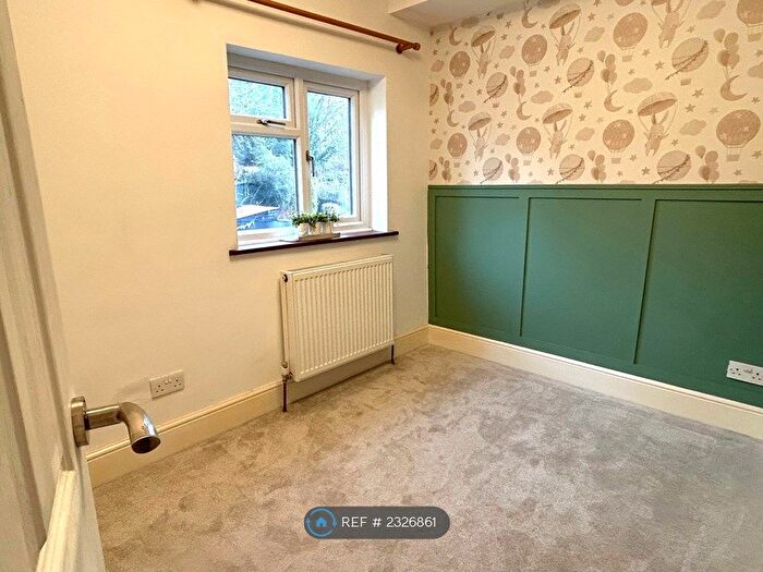 2 Bedroom End Of Terrace House To Rent In Railway Terrace, Kings Langley, WD4