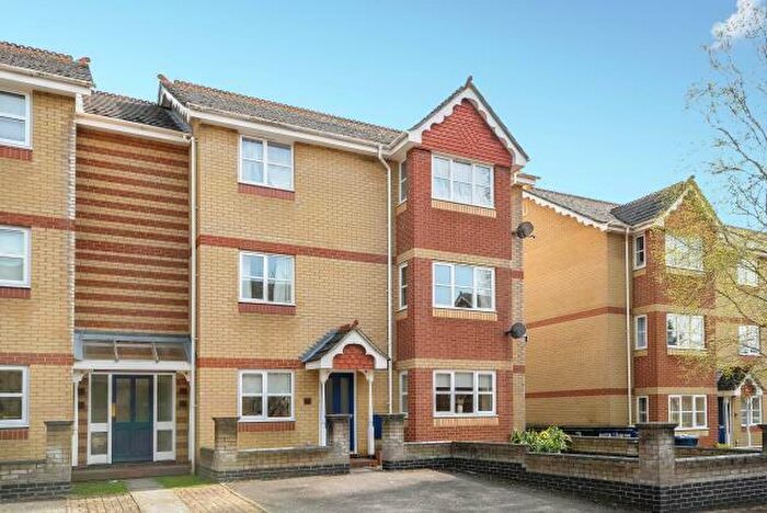 2 Bedroom Apartment To Rent In Demesne Furze, Headington, OX3