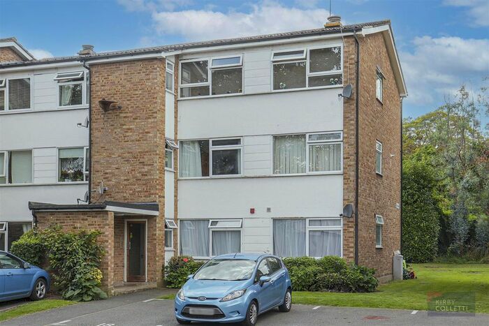 2 Bedroom Flat To Rent In Hadleigh Court, Broxbourne, Herts, EN10