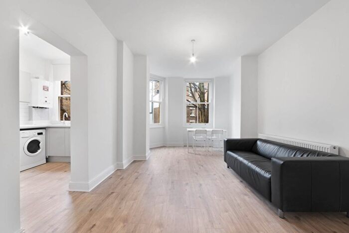 2 Bedroom Flat To Rent In Richmond Way, Shepherds Bush, W12