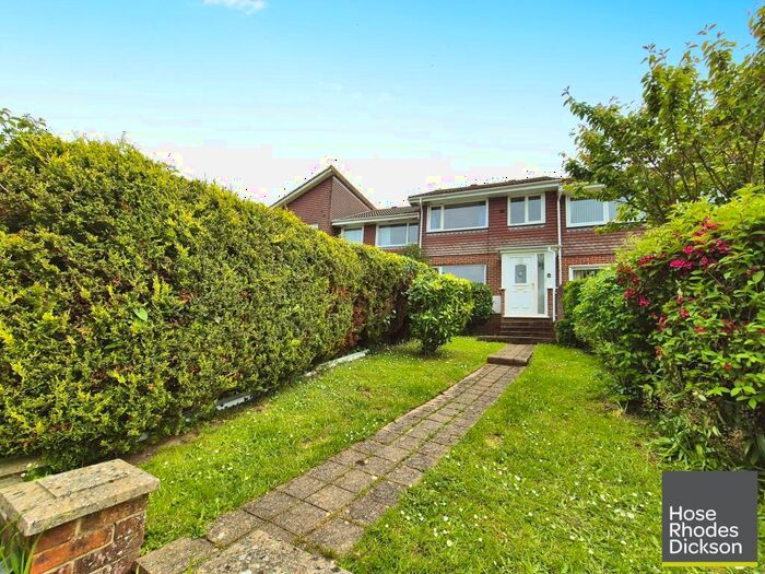 3 Bedroom Terraced House To Rent In Lansdown Gardens, Chillerton, PO30