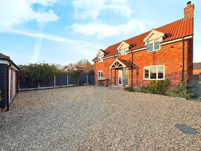 4 Bedroom Detached House To Rent In Ashtree House, Norwich, NR20