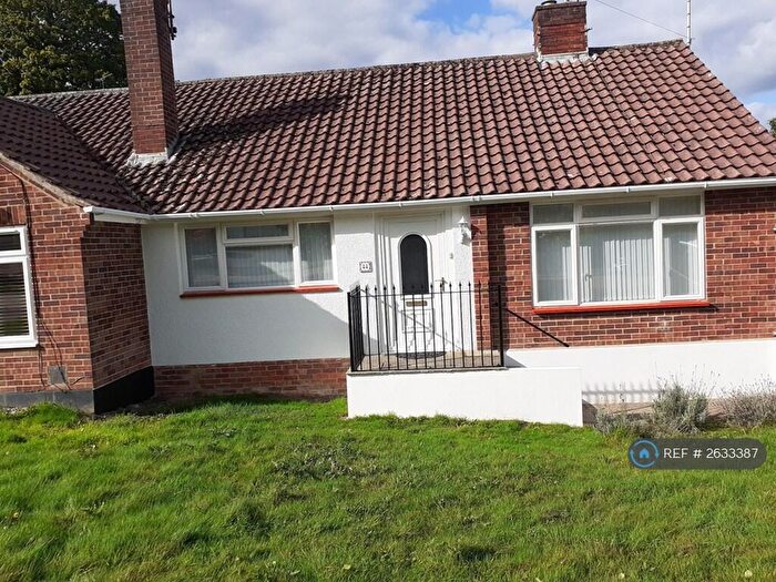 2 Bedroom Bungalow To Rent In Farlington Avenue, Haywards Heath, RH16