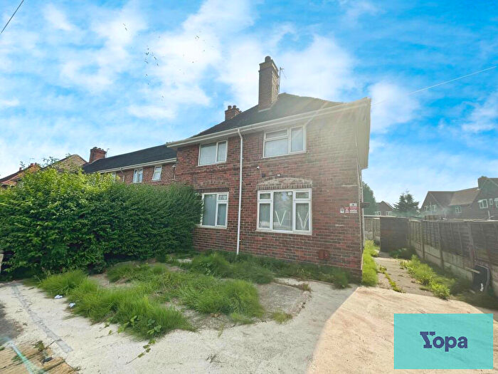 3 Bedroom Semi-Detached House For Sale In Leek Road, Stoke-on-trent, ST2