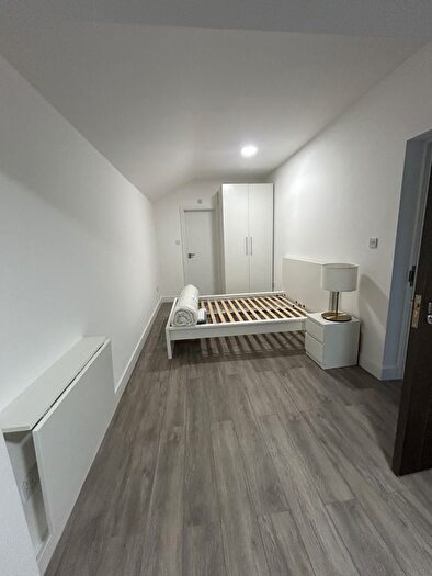 1 Bedroom Studio To Rent In Falmouth Gardens, IG4