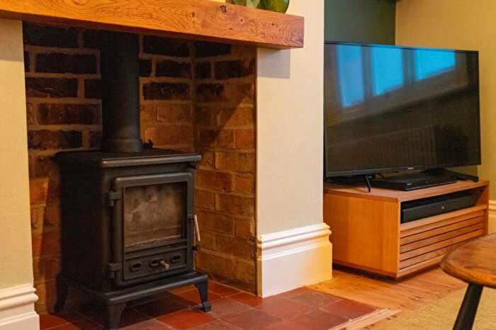 3 Bedroom Terraced House For Sale In Adderley Road, Clarendon Park, Leicester, LE2