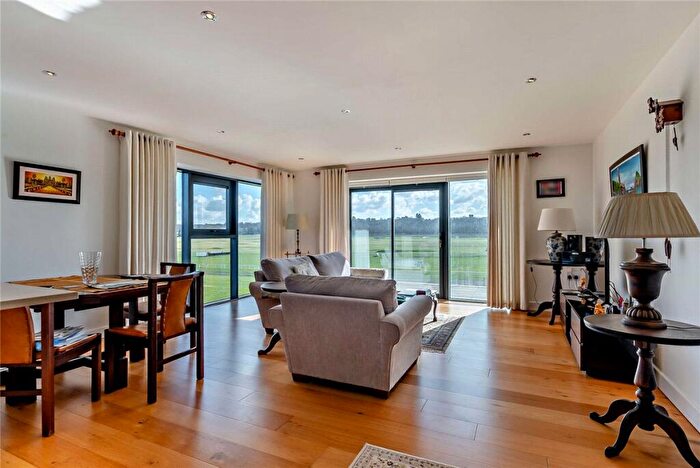 2 Bedroom Apartment For Sale In Kingman Way, Newbury, RG14