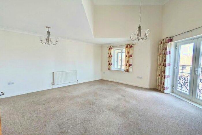 1 Bedroom Flat To Rent In Sea Grove Avenue, Hayling Island, PO11