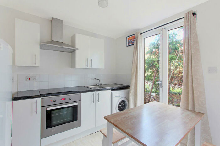 Studio To Rent In St. Faiths Road, West Dulwich, SE21