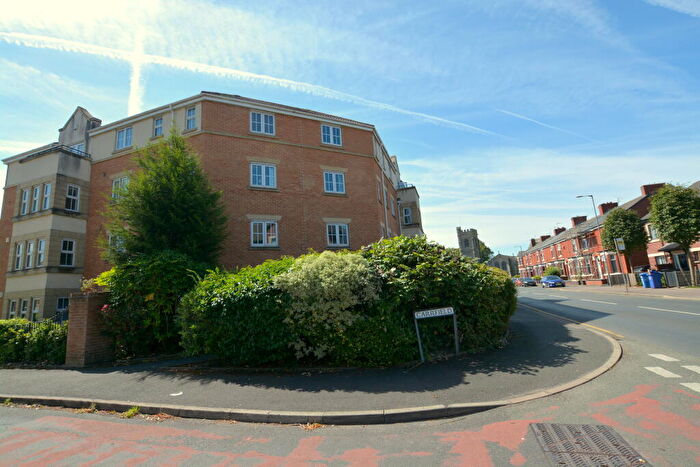 2 Bedroom Apartment For Sale In Carrfield, Hyde, SK14