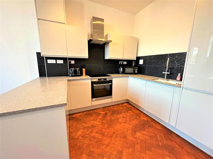 2 Bedroom Apartment To Rent In Fore Street, Exeter, EX4