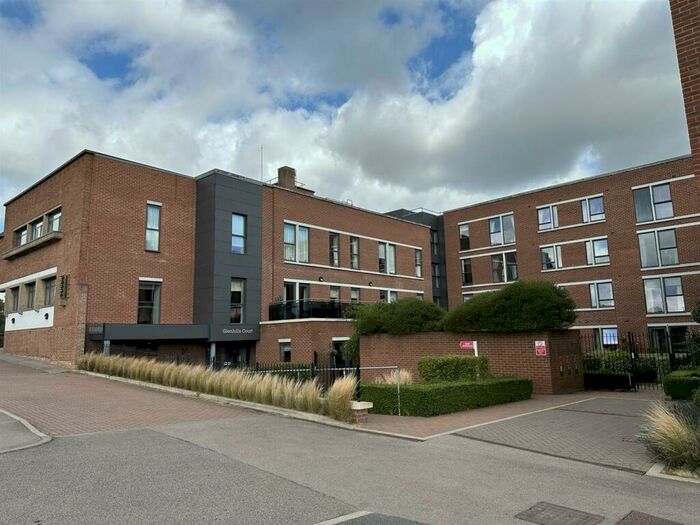 2 Bedroom Apartment For Sale In Little Glen Road, Glen Parva, Leicester, LE2