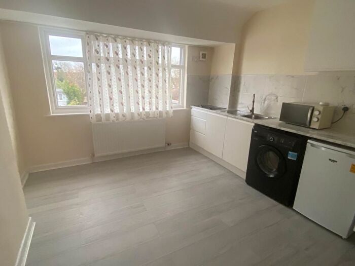 2 Bedroom Semi-Detached House To Rent In Great Cambridge Road, Enfield, EN1