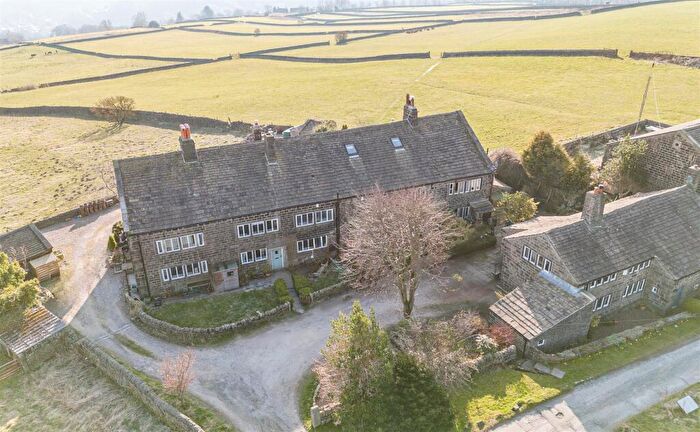 4 Bedroom Character Property For Sale In Crabtree Fold Barn, , Crabtree Fold, Hebden Bridge, HX7