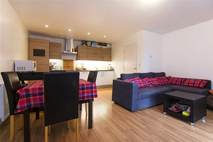 2 Bedroom Flat To Rent In Keats Apartments, Hamlets Way, London, E3