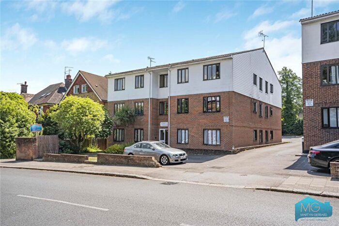 2 Bedroom Apartment For Sale In Station Road, New Barnet, Barnet, EN5