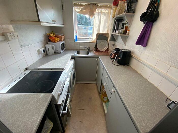 2 Bedroom Flat To Rent In Langbay Court Cloister Croft Walsgrave Coventry, CV2