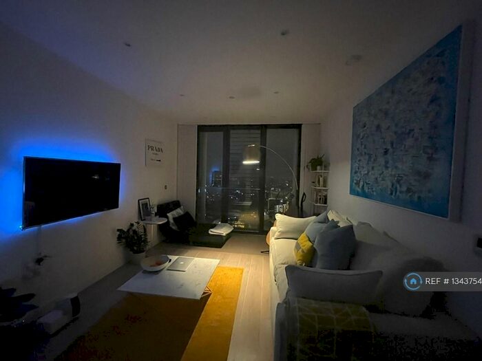 1 Bedroom Penthouse To Rent In Stratosphere Tower, London, E15