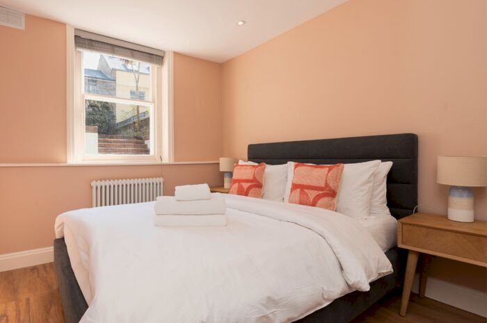 1 Bedroom Flat To Rent In Hammersmith Grove, London, W6