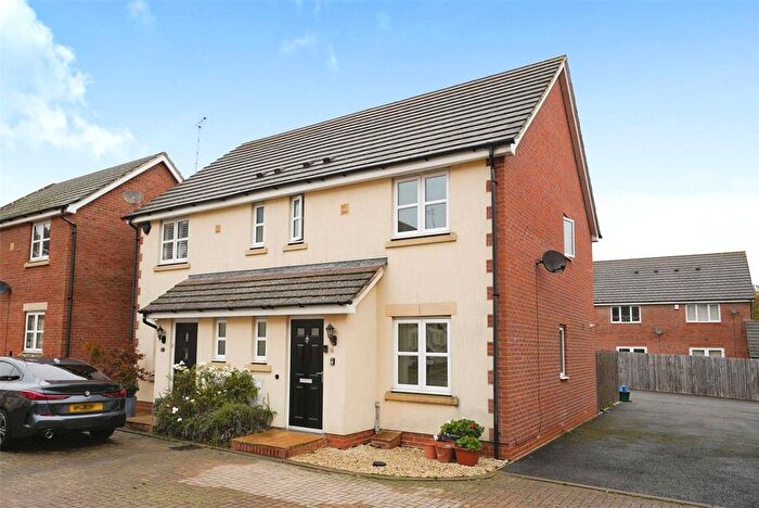3 Bedroom Semi-Detached House To Rent In Boughton Way, Gloucester, GL4