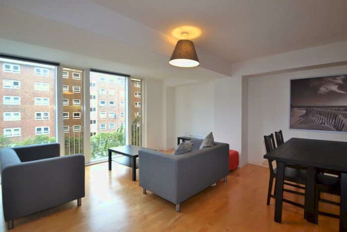 2 Bedroom Flat To Rent In The Avenue, Leeds, LS9