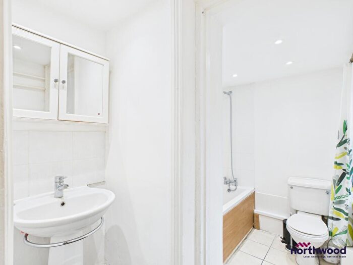 1 Bedroom Flat To Rent In Seaside, Eastbourne, BN22