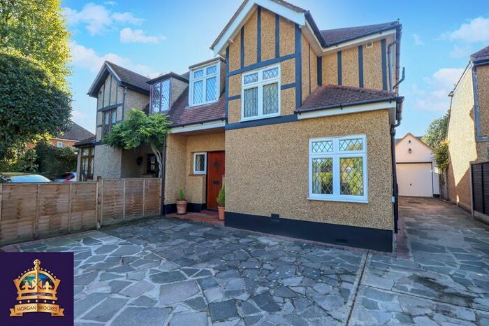 3 Bedroom Semi-Detached House To Rent In Avenue Road, Harold Wood, Romford, RM3