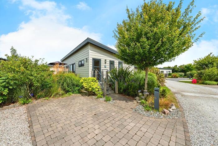 2 Bedroom Bungalow For Sale In Hoburne Holiday St. Mabyn, Bodmin, Cornwall, PL30