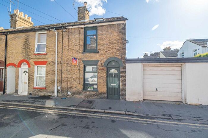 2 Bedroom Semi Detached House For Sale In Westgate Road, Faversham, Kent, ME13