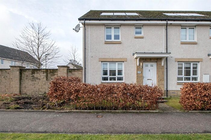 3 Bedroom End Of Terrace House For Sale In Dougal Graham Road, Highland Gate, Stirling, FK8