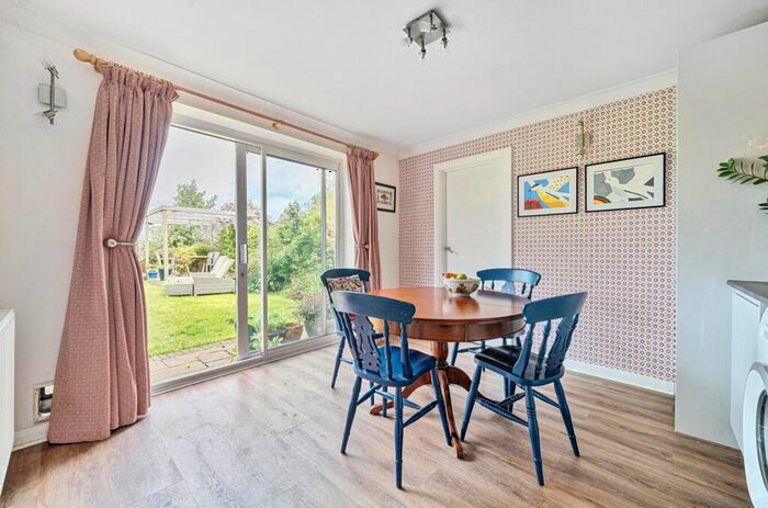 5 Bedroom Detached House For Sale In Wentworth Close, Barnham, PO22