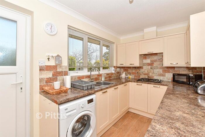 3 Bedroom Detached Bungalow For Sale In Collards Close, Freshwater, Isle Of Wight, PO40