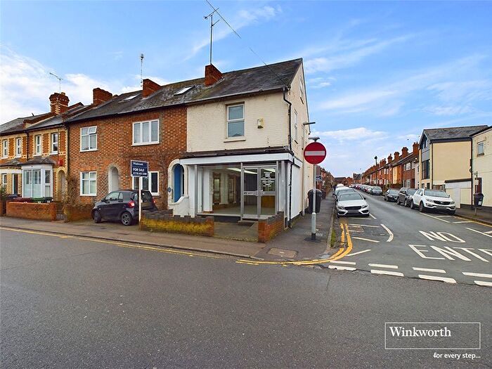 2 Bedroom Flat For Sale In Hemdean Road, Caversham, Reading, Berkshire, RG4