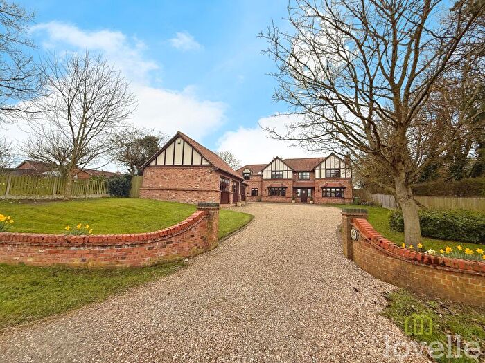 5 Bedroom Detached House For Sale In Lodge Lane, Upton, DN21
