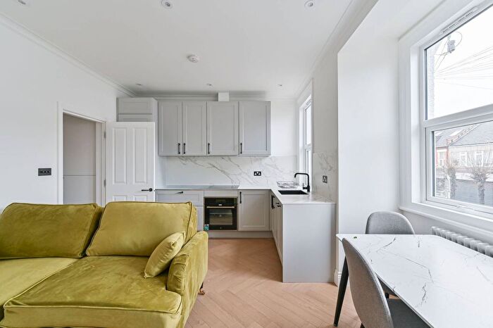 2 Bedroom Flat For Sale In Moyser Road, Furzedown, London, SW16