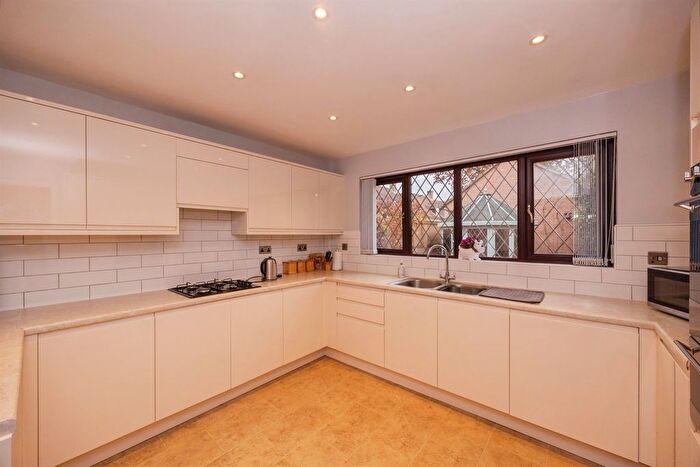 5 Bedroom Detached House For Sale In Orkney Road, Portsmouth, PO6