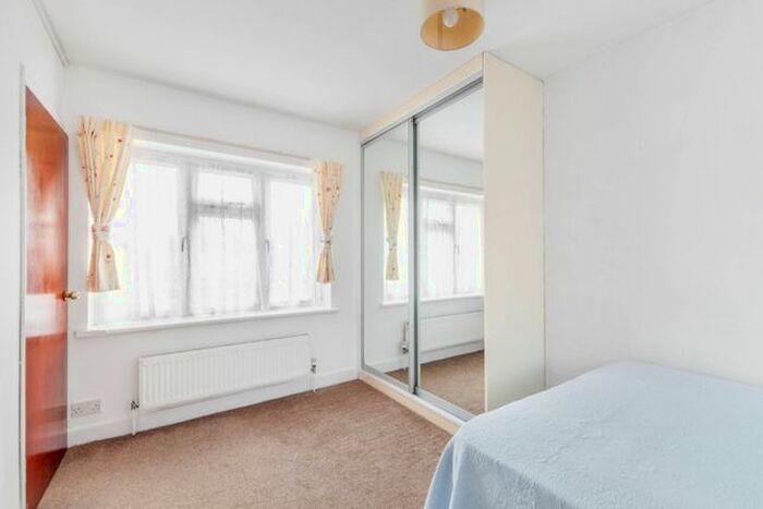 1 Bedroom Flat To Rent In Sycamore Avenue, South Ealing, London, W5