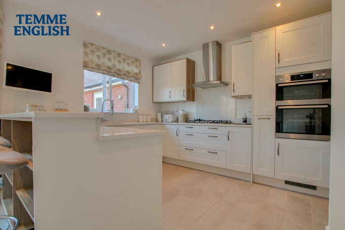 4 Bedroom Detached House For Sale In Parker Drive, Dry Street, Langdon Hills, SS16