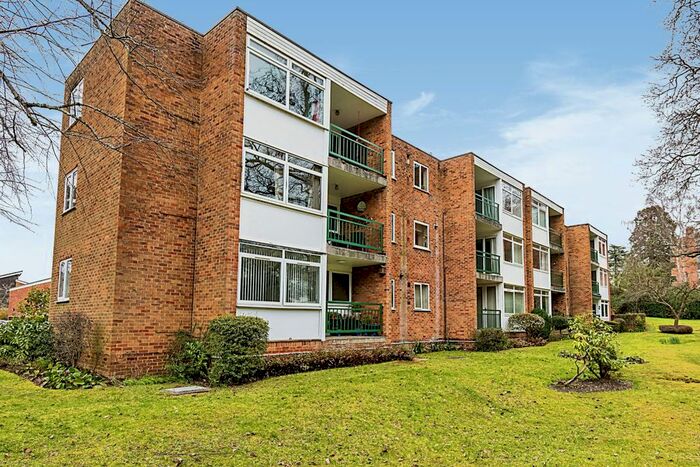 2 Bedroom Flat To Rent In Vermont Close, Southampton, SO16