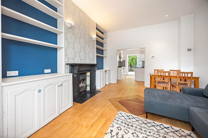 2 Bedroom Flat To Rent In Ariel Road, West Hampstead, NW6