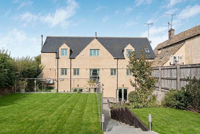 5 Bedroom Detached House For Sale In Cricklade Road, South Cerney, GL7