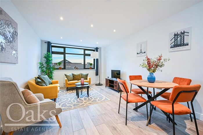 3 Bedroom Apartment To Rent In Portland Road, South Norwood, SE25