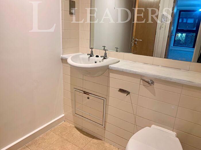2 Bedroom Apartment To Rent In Avoca Court, Moseley Road, Digbeth, B12