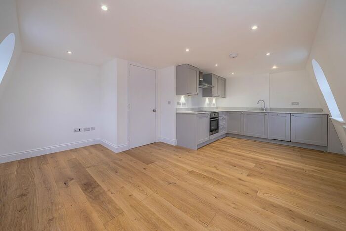 1 Bedroom Flat To Rent In Russell Gardens, London, W14