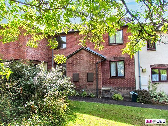 2 Bedroom Terraced House For Sale In Nurseries Close, Topsham, EX3
