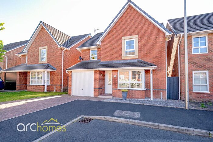 4 Bedroom Detached House For Sale In Cotton Close, Tyldesley, Manchester, M29